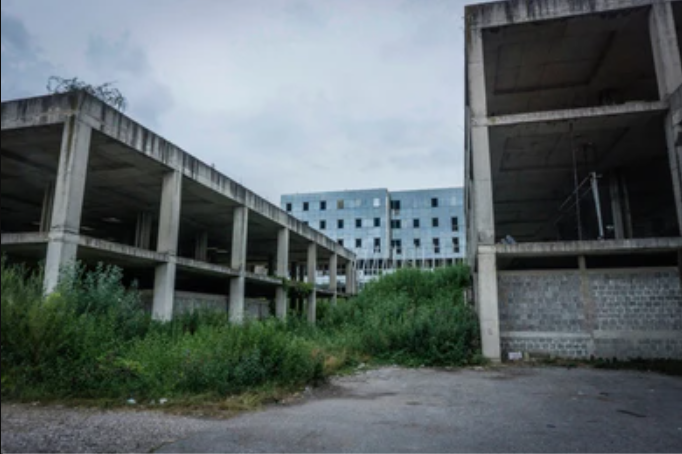 Foto von University Hospital (Abandoned Construction), hochgeladen von Philc1357