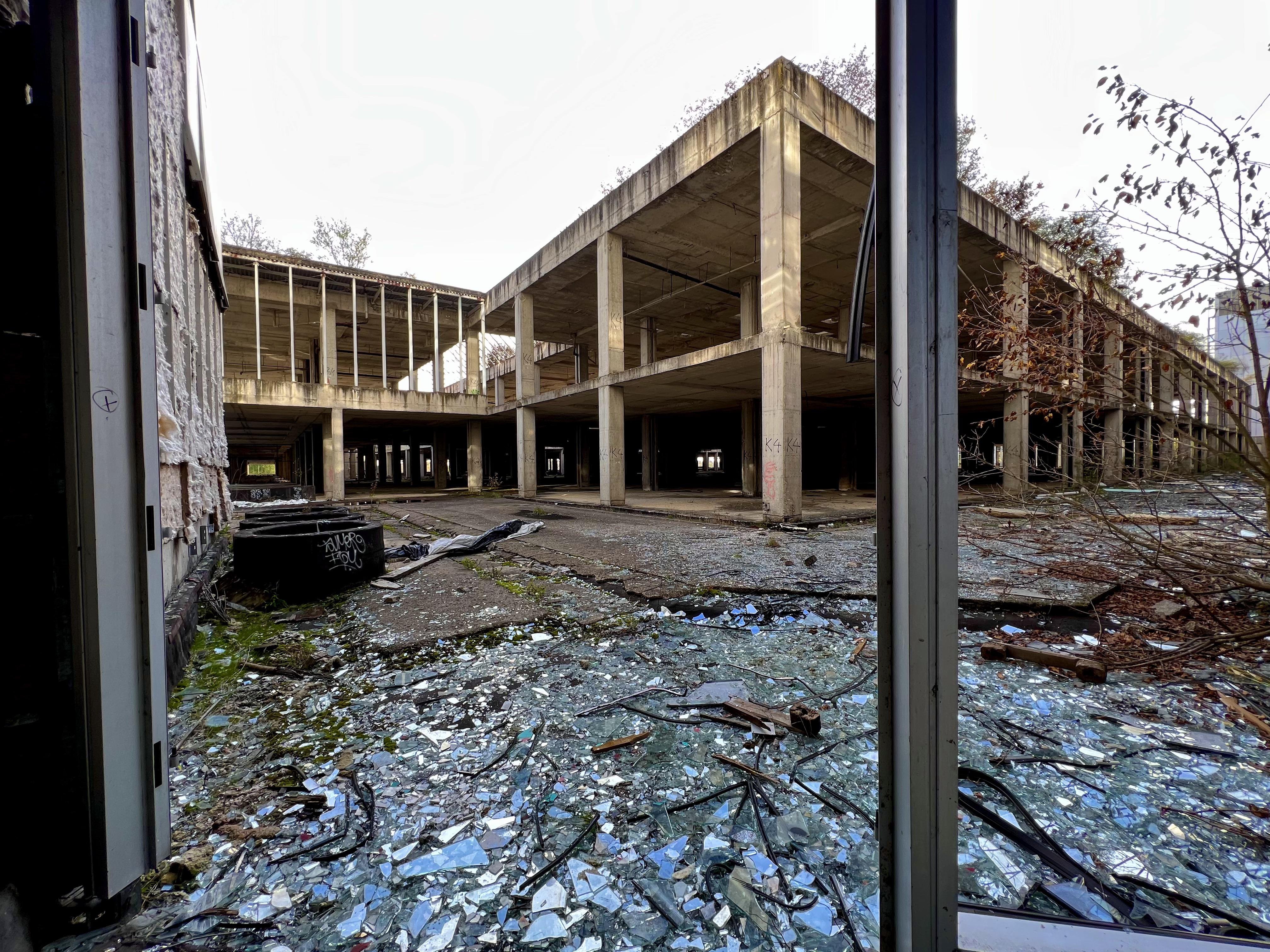 Foto von University Hospital (Abandoned Construction), hochgeladen von Philc1357
