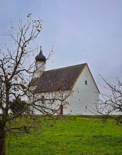 Foto von Kleine Kirche am Feld, hochgeladen von FPV-SPOTS-GERMANY